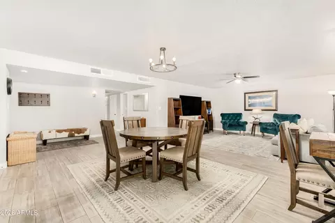 Dining - 3025 E Sierra St, Phoenix, AZ 85028 photo 2 of 4
