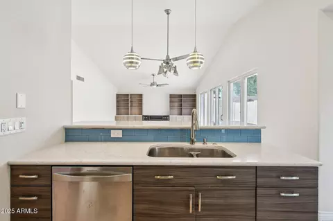 Kitchen - 4223 E Cassia Way, Phoenix, AZ 85044 photo 6 of 9