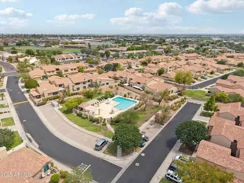 View/Area - 4223 E Cassia Way, Phoenix, AZ 85044 photo 13 of 15