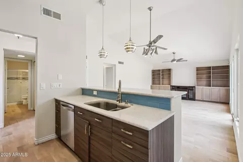 Kitchen - 4223 E Cassia Way, Phoenix, AZ 85044 photo 5 of 9