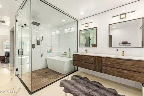 Bath - 640 E Melody Dr, Gilbert, AZ 85234 photo 5 of 6