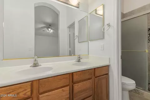 Bath - 2326 W Gambit Trl, Phoenix, AZ 85085 photo 2 of 3