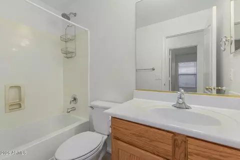 Bath - 2326 W Gambit Trl, Phoenix, AZ 85085 photo 3 of 3