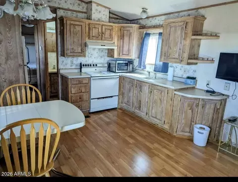 929 N Delaware Dr #B, Apache Junction, AZ 85120 photo 6