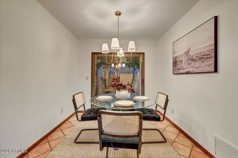 Dining - 2550 E Denton Ln, Phoenix, AZ 85016 photo 2 of 4