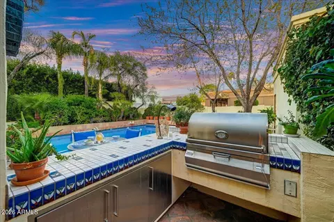 Exterior - 2550 E Denton Ln, Phoenix, AZ 85016 photo 16 of 16