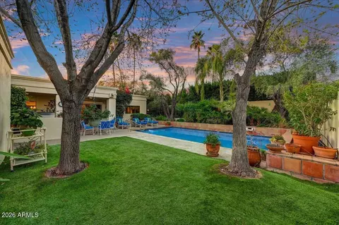 Exterior - 2550 E Denton Ln, Phoenix, AZ 85016 photo 3 of 16