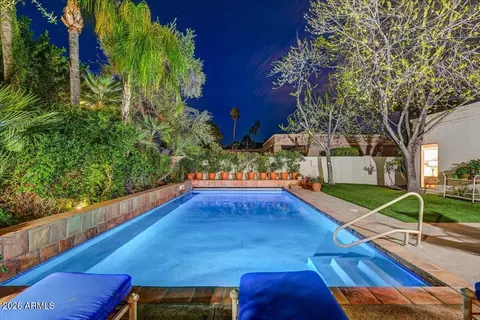 Exterior - 2550 E Denton Ln, Phoenix, AZ 85016 photo 4 of 16