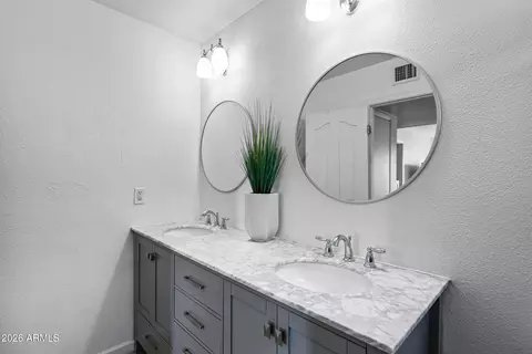 Bath - 1867 E Oxford Dr, Tempe, AZ 85283 photo 2 of 3