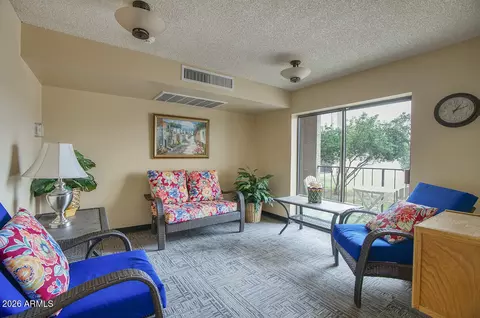 Living - 3033 E Devonshire Ave #3032, Phoenix, AZ 85016 photo 3 of 3