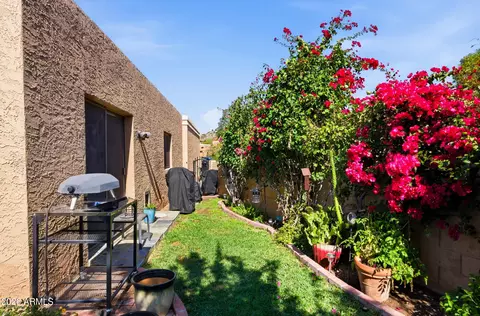 Exterior - 1015 E Becker Ln, Phoenix, AZ 85020 photo 6 of 9