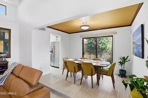 Dining - 1015 E Becker Ln, Phoenix, AZ 85020 photo 2 of 2