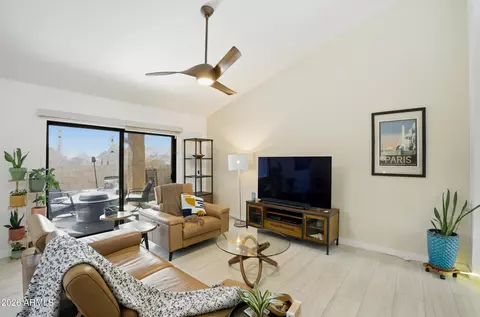 1015 E Becker Ln, Phoenix, AZ 85020