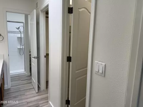 Entry Way - 1015 E Becker Ln, Phoenix, AZ 85020 photo 2 of 2