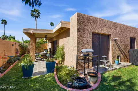 Exterior - 1015 E Becker Ln, Phoenix, AZ 85020 photo 4 of 9