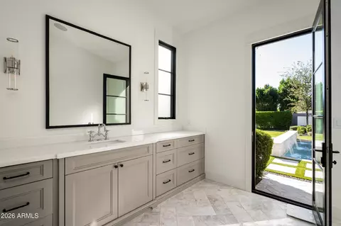 Bath - 5903 E Lafayette Blvd, Phoenix, AZ 85018 photo 5 of 8