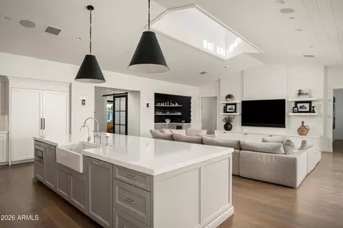 Kitchen - 5903 E Lafayette Blvd, Phoenix, AZ 85018 photo 2 of 5