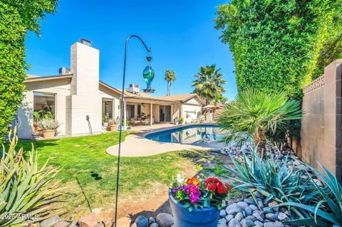 Exterior - 2443 W Crocus Dr, Phoenix, AZ 85023 photo 5 of 10