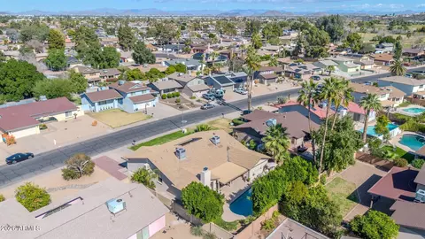 View/Area - 2443 W Crocus Dr, Phoenix, AZ 85023 photo 8 of 13