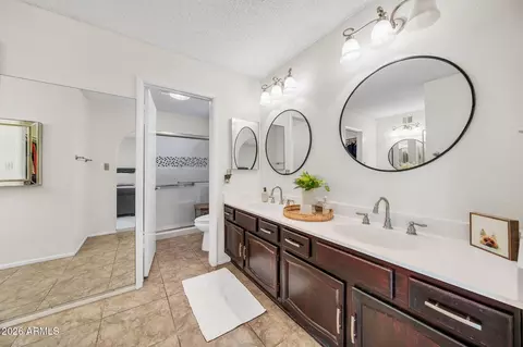 Bath - 2443 W Crocus Dr, Phoenix, AZ 85023 photo 1 of 3