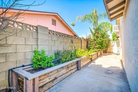 Exterior - 2443 W Crocus Dr, Phoenix, AZ 85023 photo 9 of 10