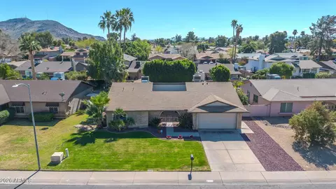 View/Area - 2443 W Crocus Dr, Phoenix, AZ 85023 photo 1 of 13