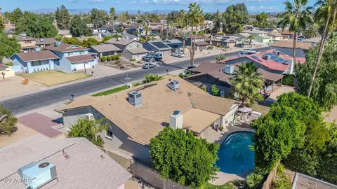 View/Area - 2443 W Crocus Dr, Phoenix, AZ 85023 photo 9 of 13