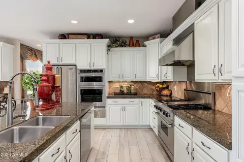 Kitchen - 4107 E Pullman Rd, Cave Creek, AZ 85331 photo 3 of 4