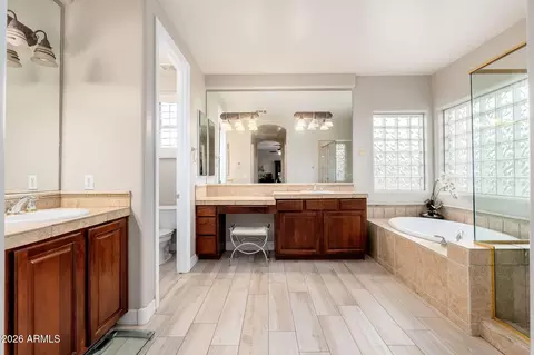Bath - 4107 E Pullman Rd, Cave Creek, AZ 85331 photo 2 of 5