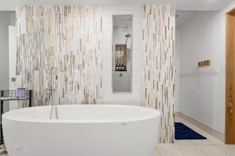 Bath - 3812 E Coronado Rd, Phoenix, AZ 85008 photo 1 of 7