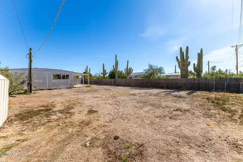 456 S Lawson Dr, Apache Junction, AZ 85120 photo 2