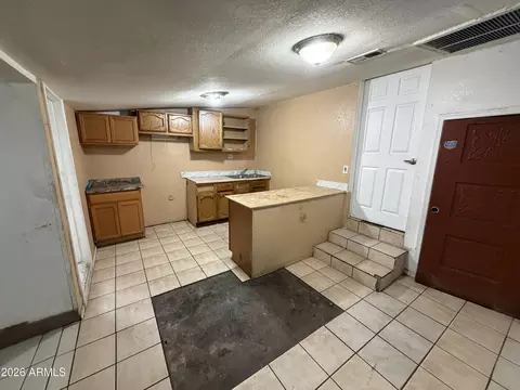 Kitchen - 2201 W Coolidge St, Phoenix, AZ 85015 photo 2 of 2