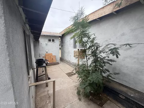 Exterior - 2201 W Coolidge St, Phoenix, AZ 85015 photo 3 of 3