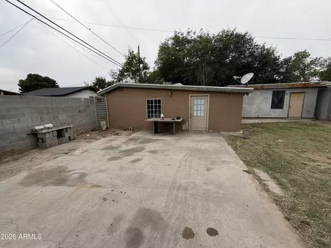 Exterior - 2201 W Coolidge St, Phoenix, AZ 85015 photo 1 of 3
