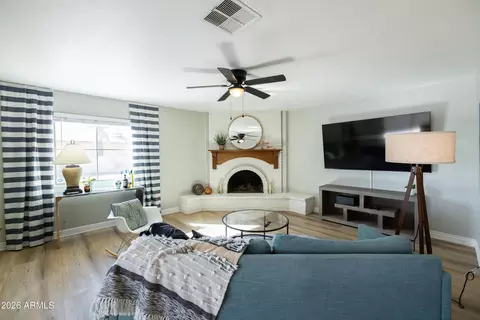 Living - 1413 E Windsor Ave, Phoenix, AZ 85006 photo 4 of 7