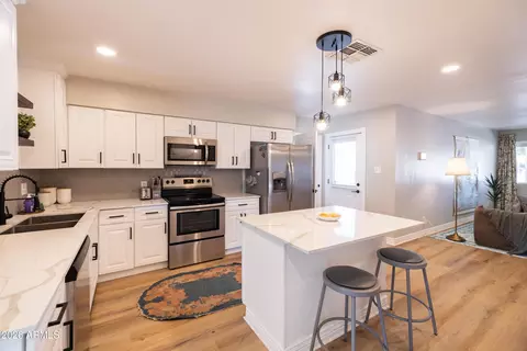 Kitchen - 1413 E Windsor Ave, Phoenix, AZ 85006 photo 5 of 9