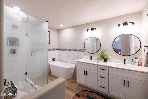Bath - 1413 E Windsor Ave, Phoenix, AZ 85006 photo 4 of 10
