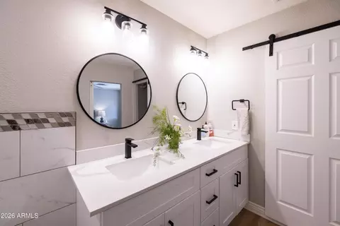 Bath - 1413 E Windsor Ave, Phoenix, AZ 85006 photo 7 of 10