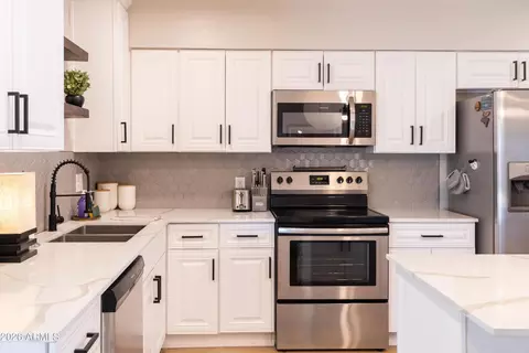 Kitchen - 1413 E Windsor Ave, Phoenix, AZ 85006 photo 6 of 9