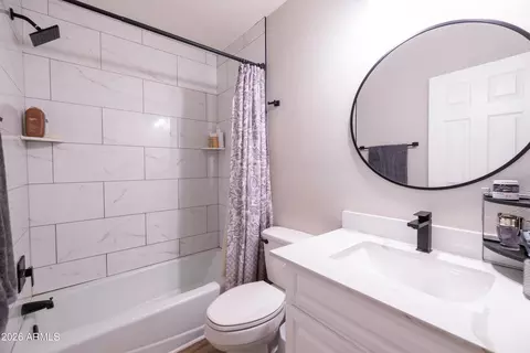 Bath - 1413 E Windsor Ave, Phoenix, AZ 85006 photo 1 of 10