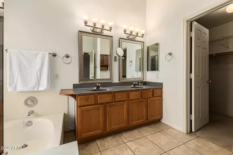 Bath - 7048 E Madero Ave, Mesa, AZ 85209 photo 2 of 4