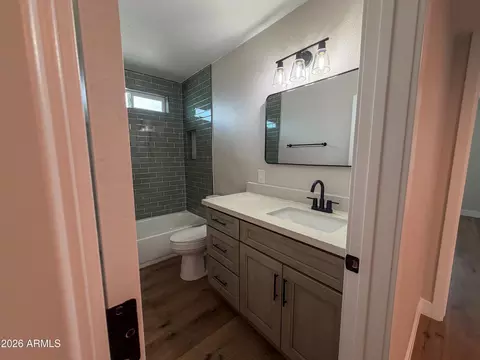 Bath - 11601 N 33rd Ave, Phoenix, AZ 85029 photo 7 of 15