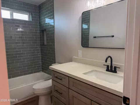 Bath - 11601 N 33rd Ave, Phoenix, AZ 85029 photo 9 of 15