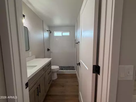 Bath - 11601 N 33rd Ave, Phoenix, AZ 85029 photo 1 of 15