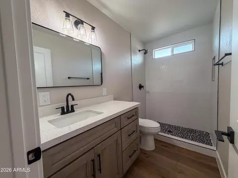 Bath - 11601 N 33rd Ave, Phoenix, AZ 85029 photo 2 of 15