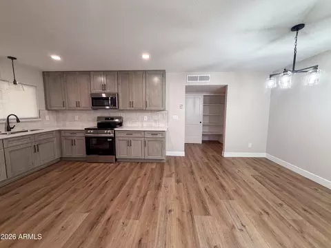 Kitchen - 11601 N 33rd Ave, Phoenix, AZ 85029 photo 2 of 4