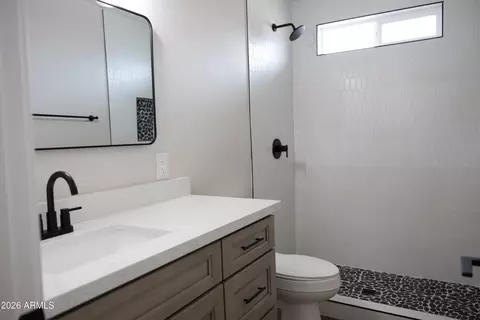 Bath - 11601 N 33rd Ave, Phoenix, AZ 85029 photo 3 of 15