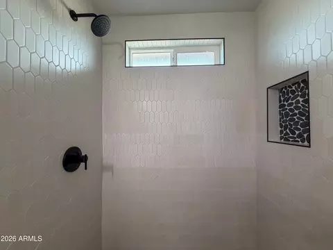 Bath - 11601 N 33rd Ave, Phoenix, AZ 85029 photo 4 of 15