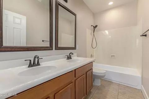 Bath - 10625 E Knowles Ave, Mesa, AZ 85209 photo 3 of 4