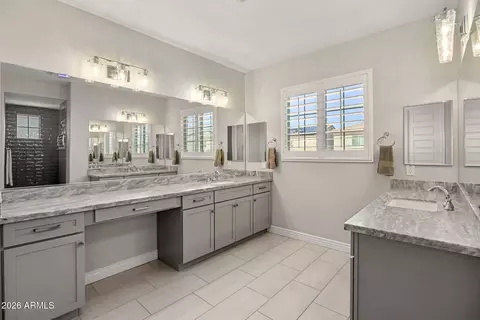 Bath - 3510 E Adobe Dr, Phoenix, AZ 85050 photo 2 of 6